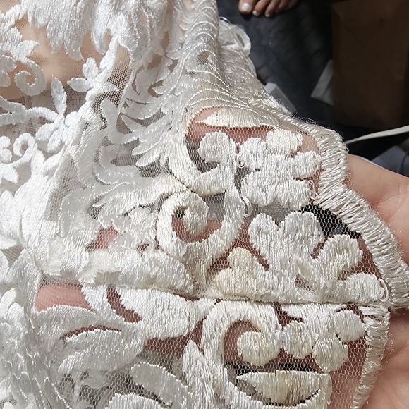 Lulus white and nude lace strapless gown size medium - Picture 9 of 9